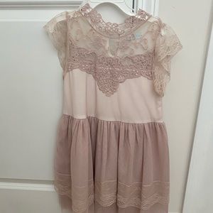 Beautiful dress with adorable details